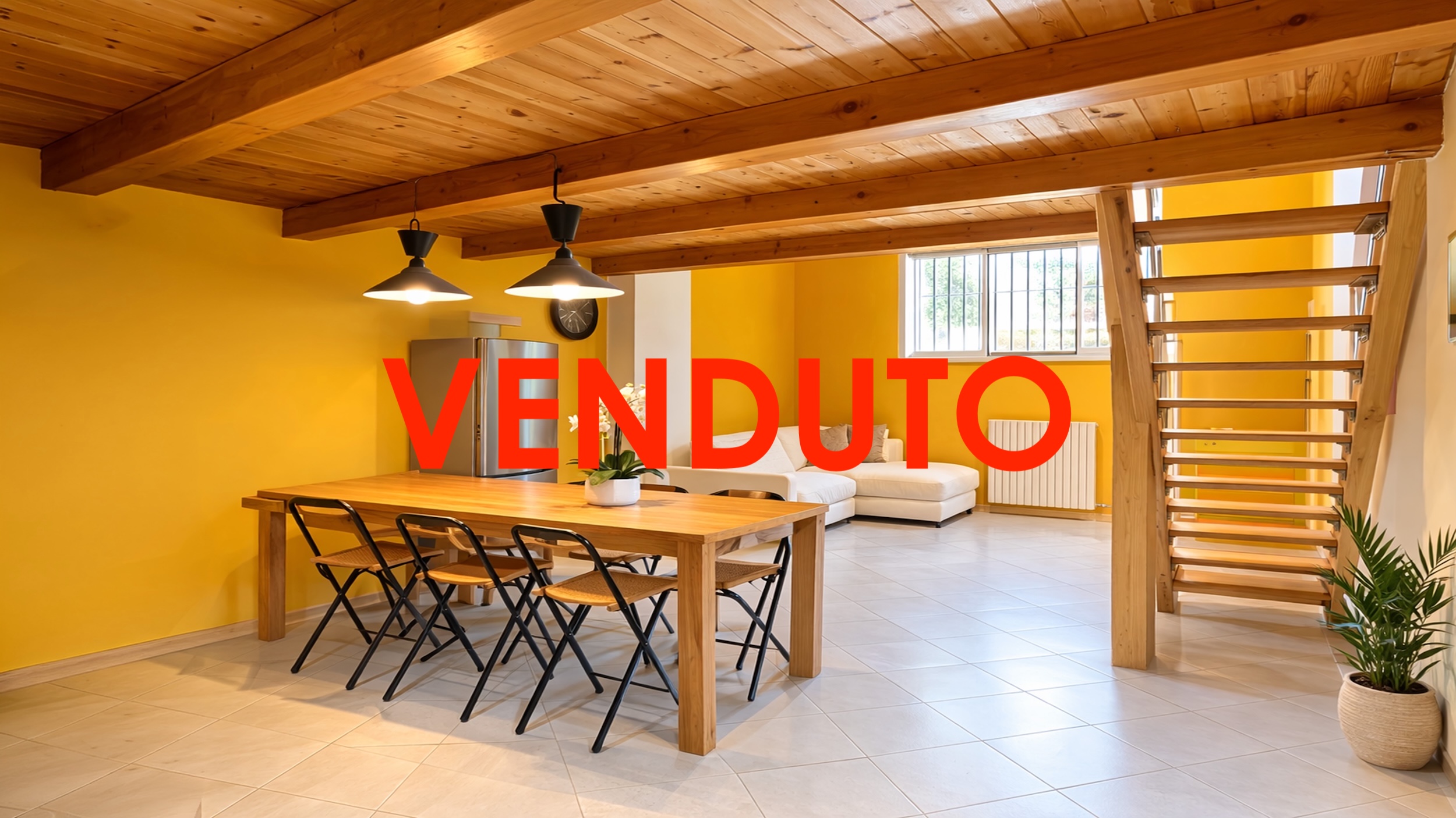 MONZA LOFT: Stile Industriale, Rendimento & Connessione Totale